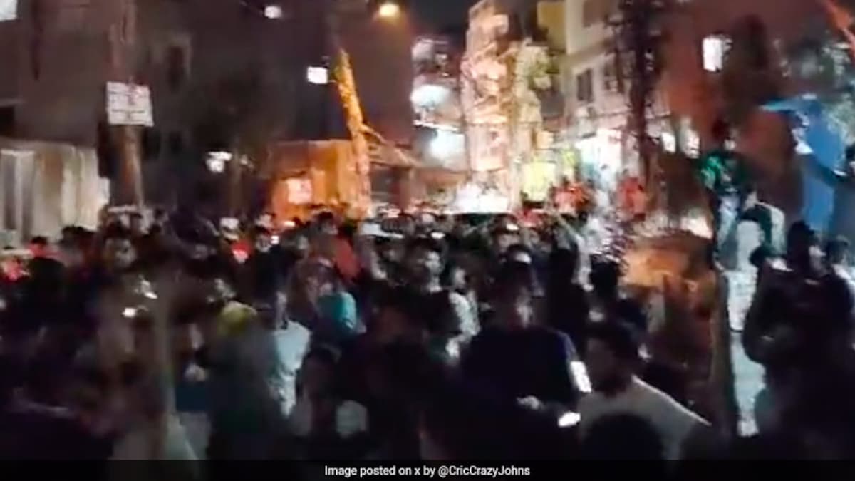 Watch “RCB, RCB” Chants On Streets Of Bengaluru As Smriti Mandhana’s