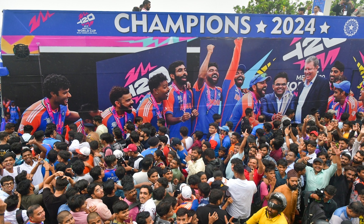 Team India’s T20 World Cup 2024 Victory Parade Live Updates: Bus On The Way To Pick Rohit Sharma And Co